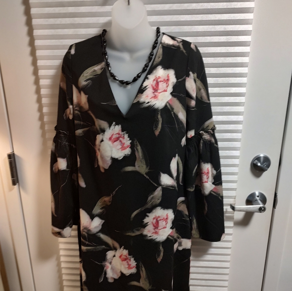 WHBM Blk & Floral Dress